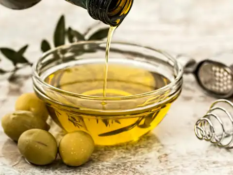 Olive oil & nuts