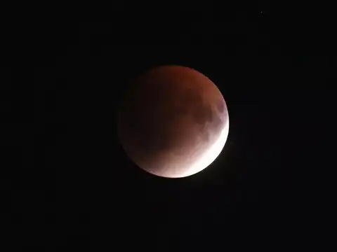 Delhi's blood moon glow