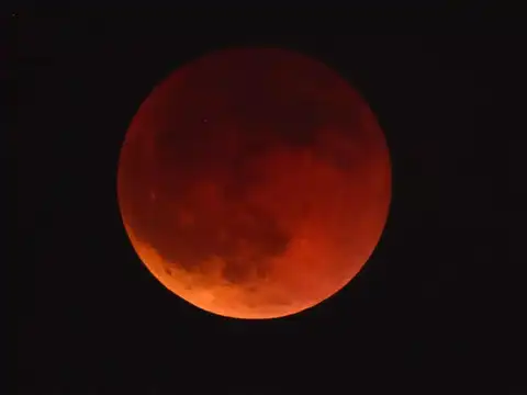 Cairo's crimson moon
