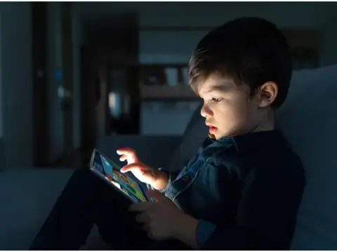 Early Tablet Use Linked to Anger