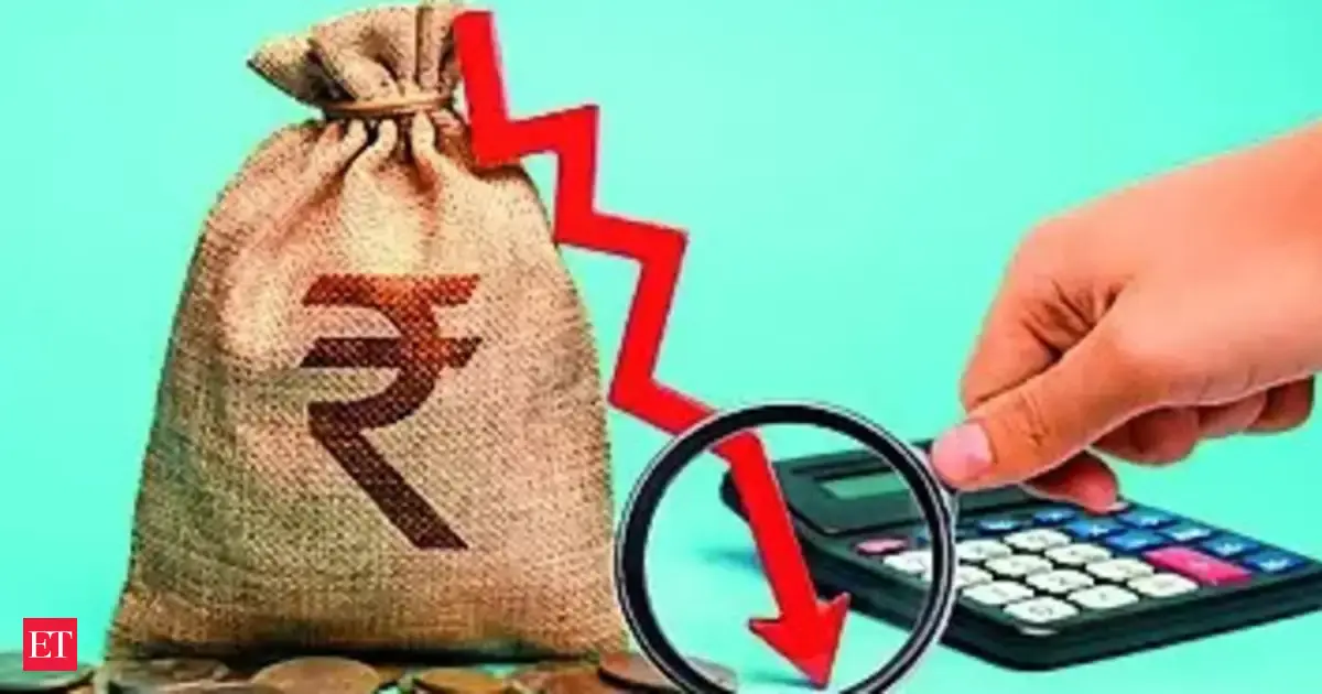 ‘Deposit rates at bottom, but may fall on credit woes’