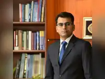 LIC MF’s Toshniwal backs IT, banks, retail NBFCs; cautions on FMCG and staples