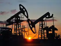 Oil steady as market weighs supply risk from attacks on Russian refineries