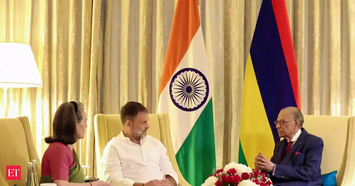 Congress leaders Sonia Gandhi, Rahul Gandhi meet with Mauritius PM Navinchandra Ramgoolam