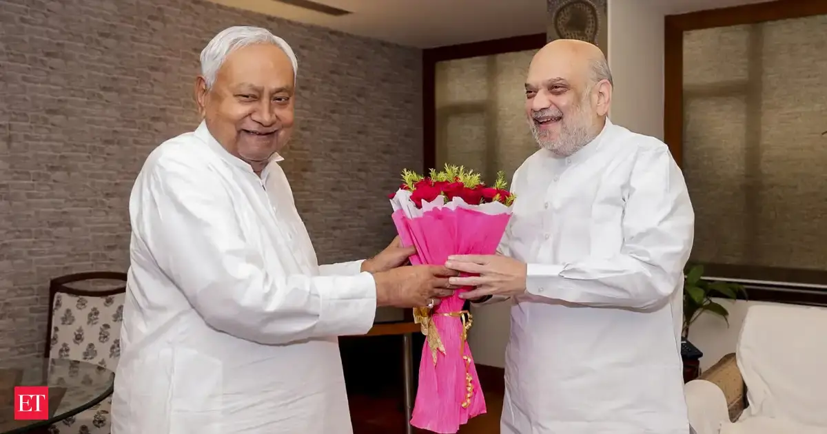 Nitish Kumar drives to Patna hotel to meet Amit Shah ahead of Bihar polls