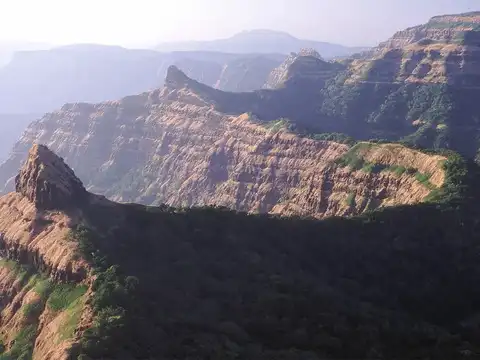 Deccan Traps at Panchgani & Mahabaleshwar, Maharashtra