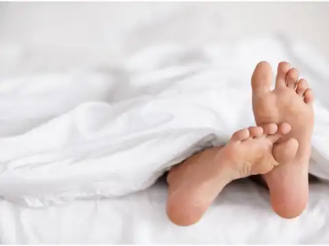  Restless legs sensations