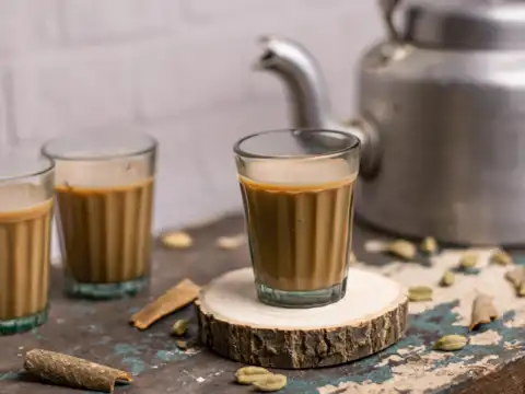 Very high‑tannin tea or coffee with protein