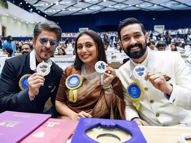 71st National Film Awards 2025: How much prize money Shah Rukh Khan, Rani  Mukerji and Vikrant Massey won - 71st National Film Awards 2025: Prize  money | The Economic Times