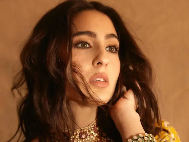 Fresh Base - Sara Ali Khan's Simple 7-Step Daytime Festive Makeup Guide | The Economic Times