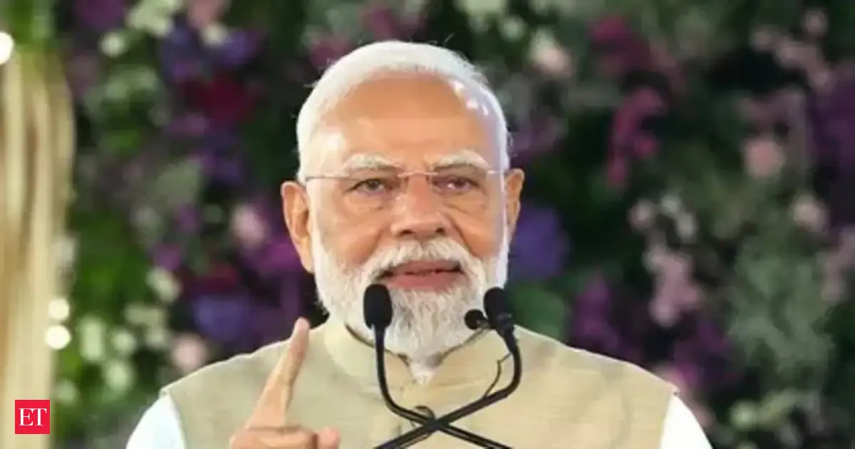 Congress left no opportunity to loot people, taxed those in low-income category, alleges PM Modi