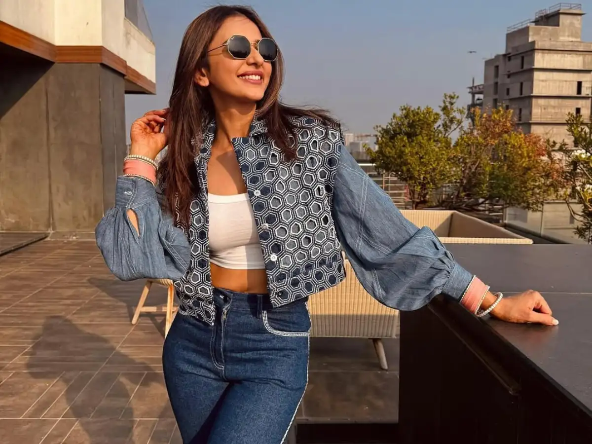 bollywood actress in denim dress Bollywood Actresses in Denim Dresses : r/BollywoodFashion