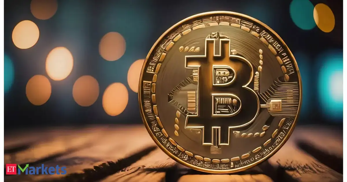 Bitcoin eases to $121K, Ethereum and altcoins also witness decline
