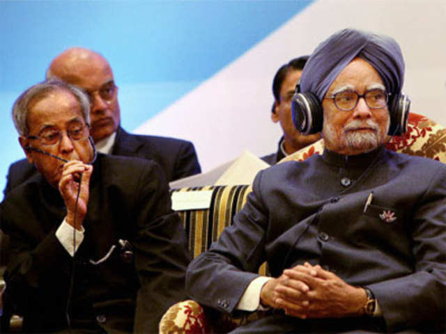 Manmohan Singh with Finance Minister Pranab Mukherjee