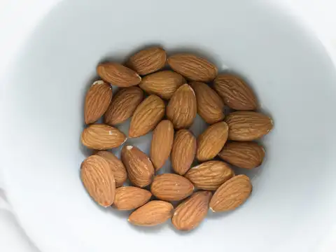 Almonds for strong hair and nails