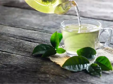  Caffeine or green‑tea compress