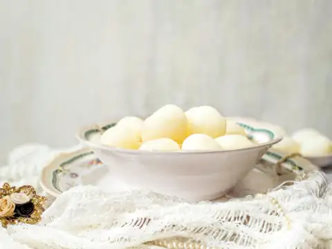 Rasgulla and Soan papdi 