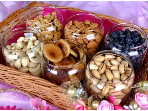 Artisanal mithai & dry‑fruit hampers