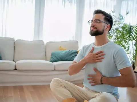 Box breathing (equal inhale&ndash;hold&ndash;exhale&ndash;hold)