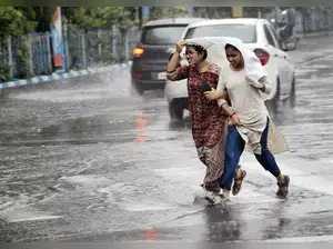 Diwali weather alert: Thunderstorms, heavy rain expected in Tamil Nadu, Puducherry
