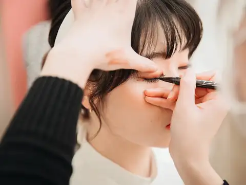 Trick 6: Softly defined eyes