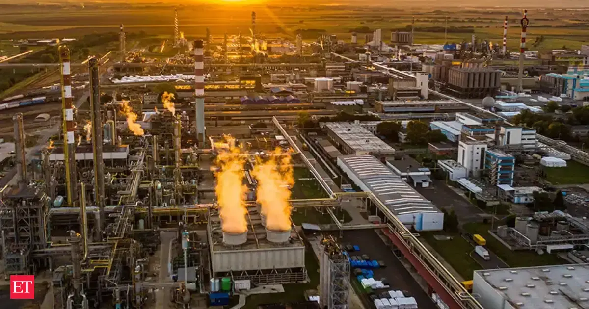 Hungary under attack for working on peace summit? Fires hit refineries processing Russian oil