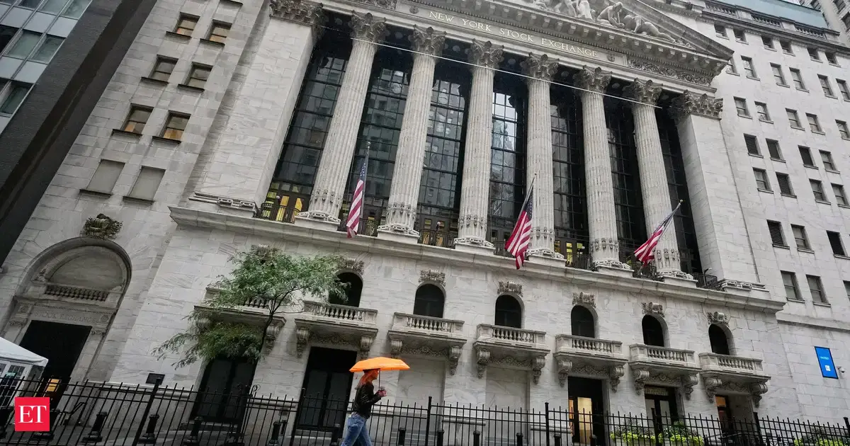 Wall Street edges lower as the S&P 500 and Dow Jones witness slide dip: Which stocks led to the market drop? Check winners and losers