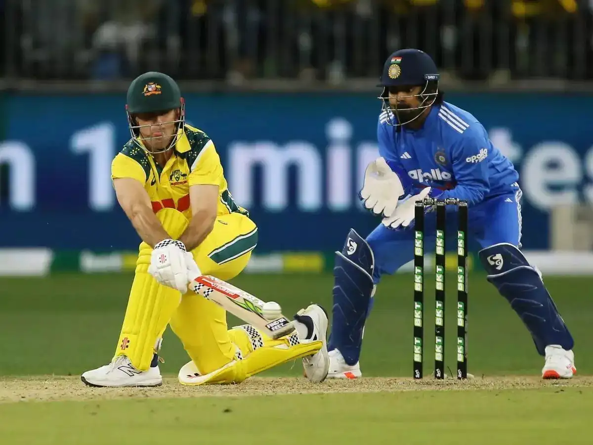 India vs Australia 2nd ODI Live: Australia beat India by 2 wickets and seal  series with a 2-0 lead - The Economic Times
