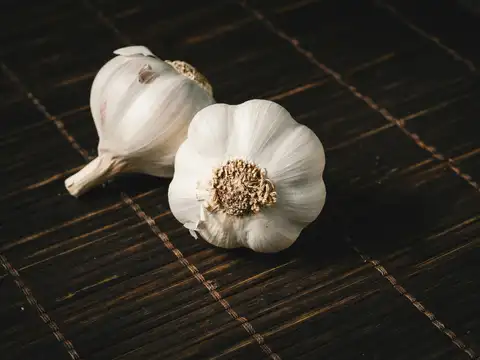 Clove (Laung) - Soothes and protects
