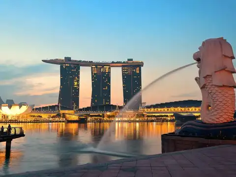 1 &mdash; Singapore (193 destinations)