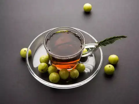 Amla&ndash;lemon infusion