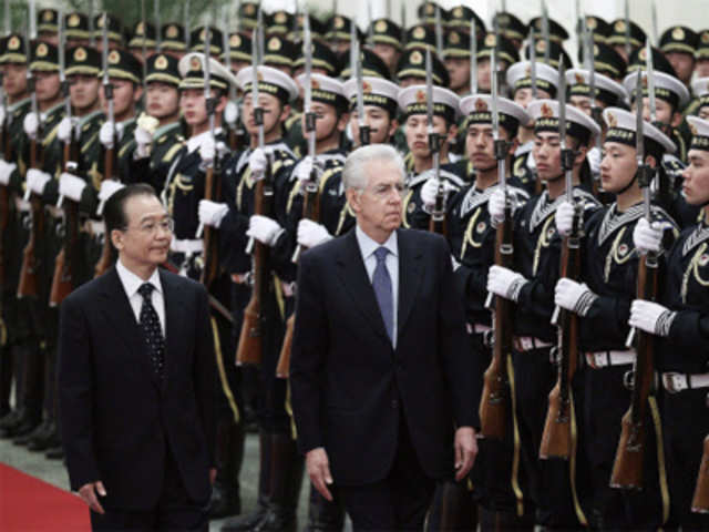 Chinese Premier accompanies Italian PM Monti