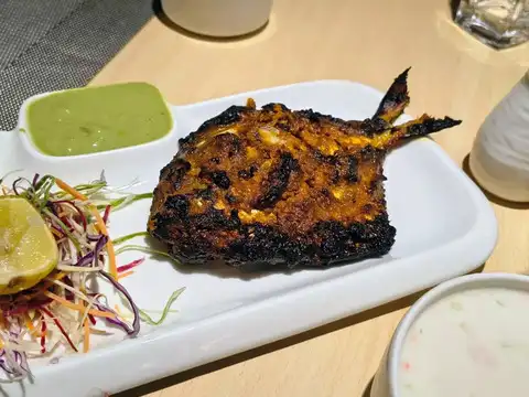  Fish with skin (pomfret, rohu, surmai)