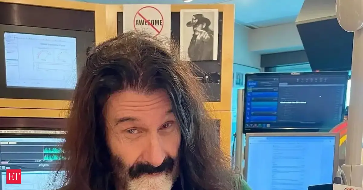 Pierre Robert, a lendária voz da rádio de rock da Filadélfia, morreu aos 70 anos, após décadas moldando a música da cidade. Pierre Robert, a lendária voz da rádio de rock da Filadélfia, morreu aos 70 anos, após décadas moldando a música da cidade.
