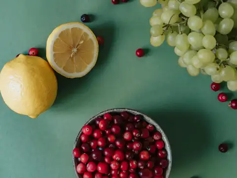 Tip 4 & 5 - Drink when thirsty, and &ldquo;eat&rdquo; your water too