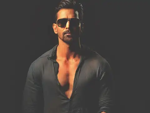 Paltan (2018)