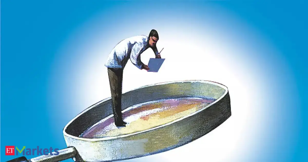 Mid-sized lenders tap foreign links, tech to gain scale