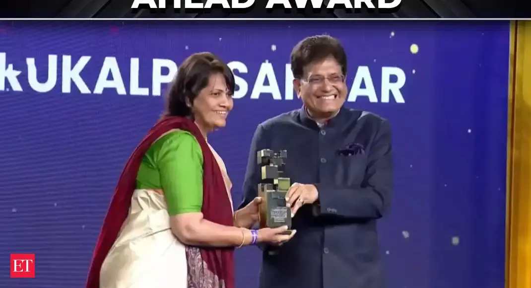 Prukalpa Sankar, CEO Atlan wins ET Startup 2025 Woman Ahead Award