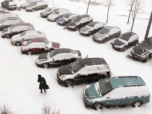 Heavy snowfall in central Minsk