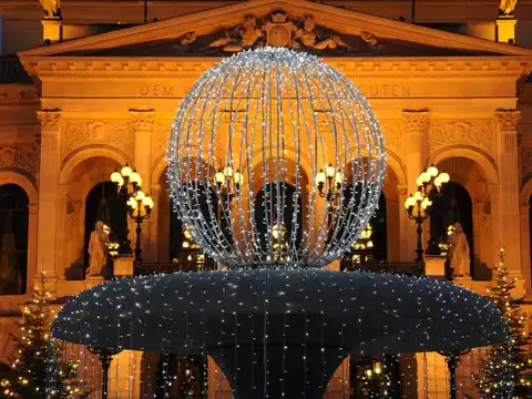 A festive feast at Moulin Rouge