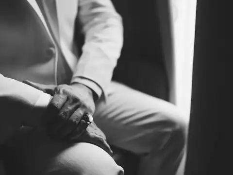  Pinky finger: intelligence and persuasion