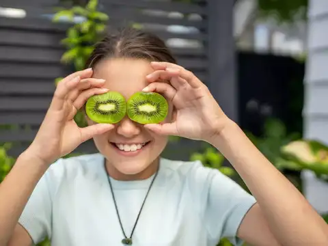  Kiwi: vitamin C powerhouse