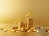 Gold scales near three-week peak on Fed rate cut bets