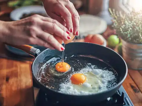  Eggs and corn (egg yolks, sweet corn)