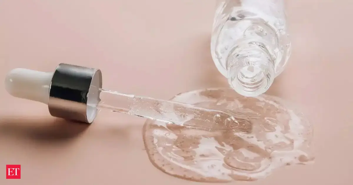 Chinese influencer spends $560,000 on hyaluronic acid injections for controversial 'eight-pack' abs—here are the health risks explored