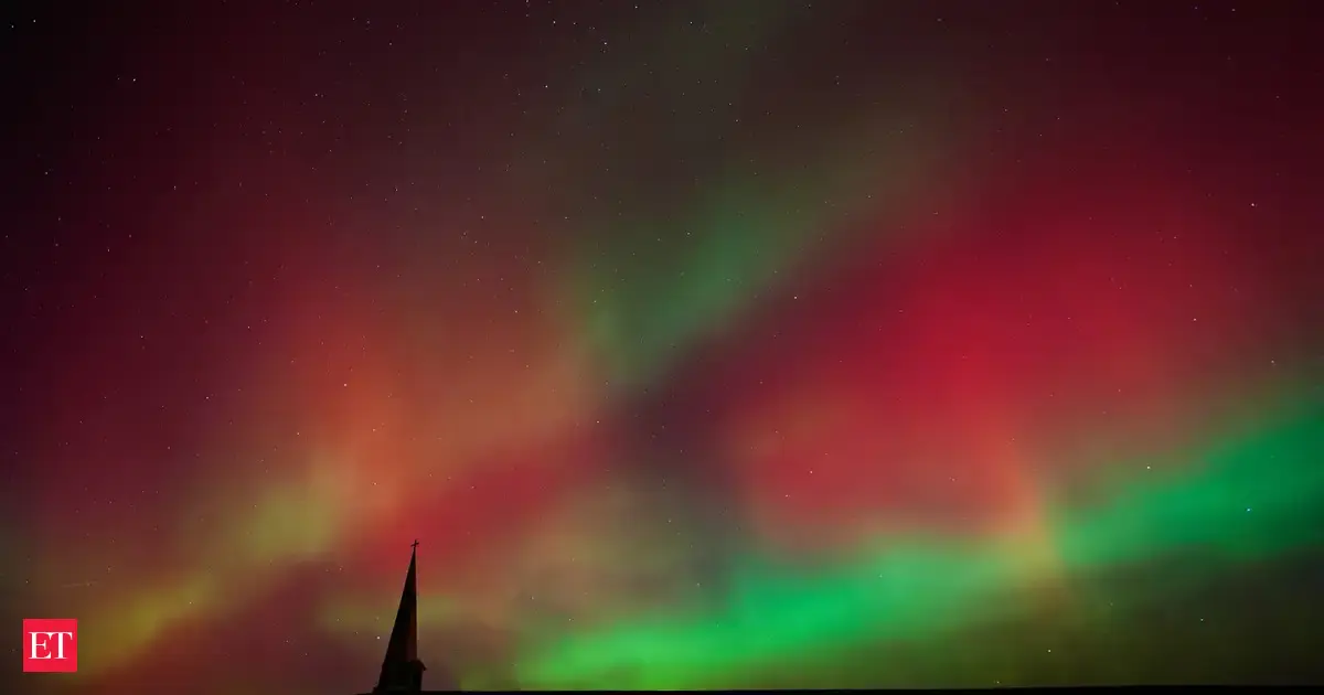 Northern Lights could dazzle skies in more than 17 US States Wednesday Night; Check the best time and cities to get the glimpse of Aurora Borealis