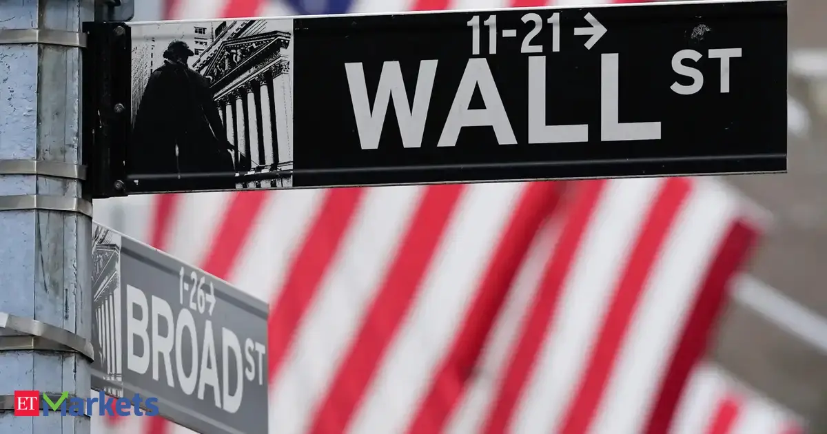 US stocks open lower as markets await data after federal reopening