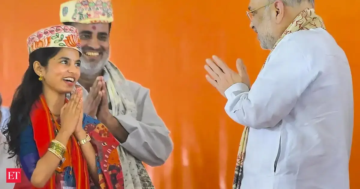 Maithili Thakur reiterates promise to rename Alinagar as Sitanagar as she secures early lead in Bihar polls