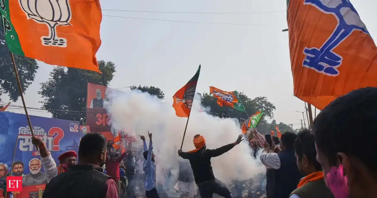 Bihar election result: Firecrackers at NDA offices, silence in RJD; Bihar's political boulevard splits into two moods