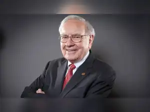 Warren Buffett's Berkshire Hathaway invests $4.3 billion in Alphabet, marking a shift in Buffett's investing strategy